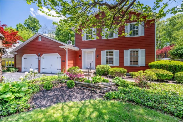 8045 Deerpath Drive, Youngstown, OH - Photo 3