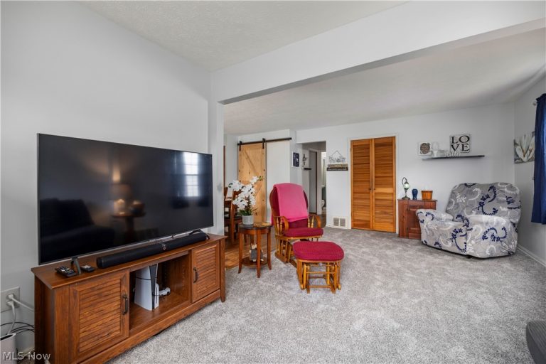 610 Princeton Avenue, Elyria, OH - Photo 8