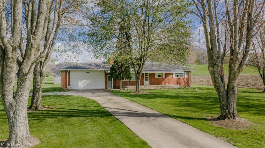 9939 Mapleton Street, East Canton, OH