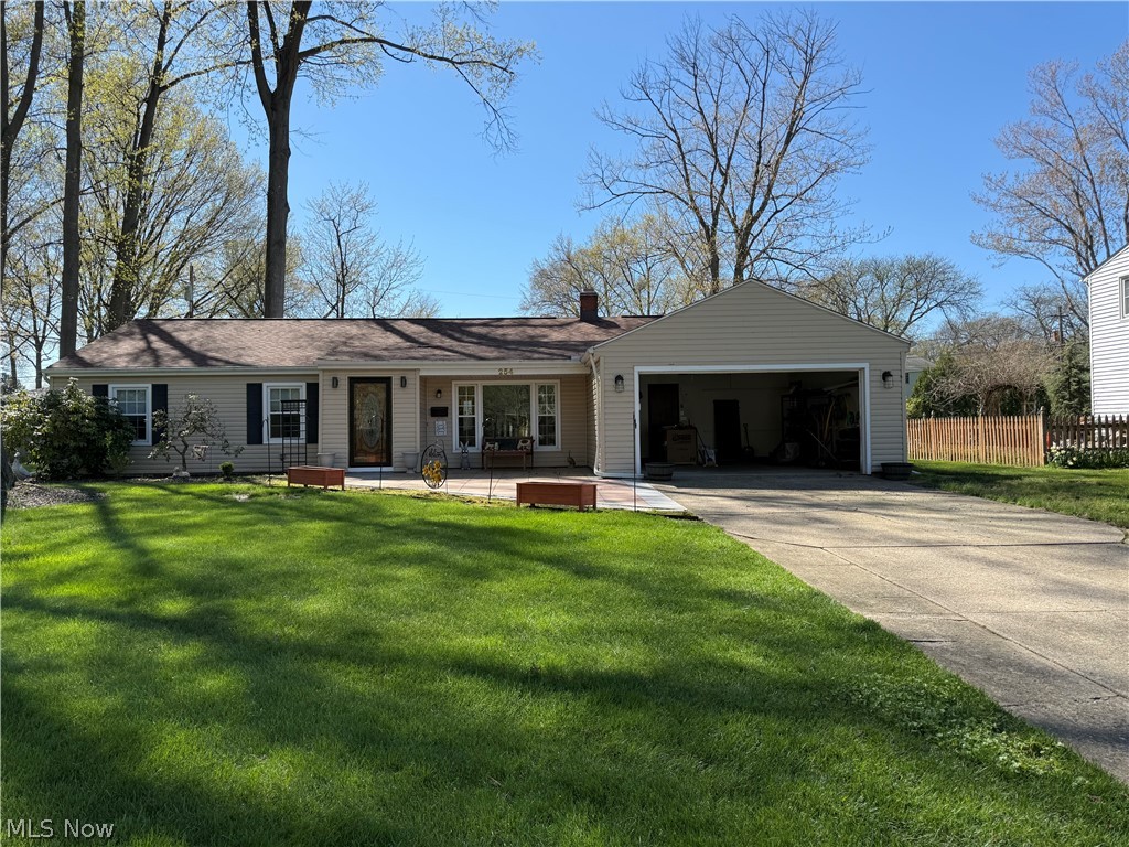 254 Vinewood Drive, Avon Lake, OH