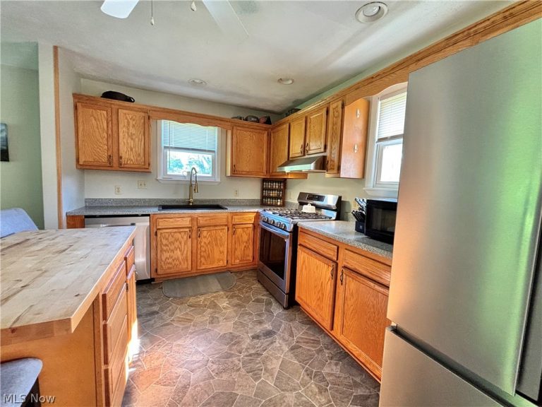 104 Woodcrest Lane, Marietta, OH - Photo 8