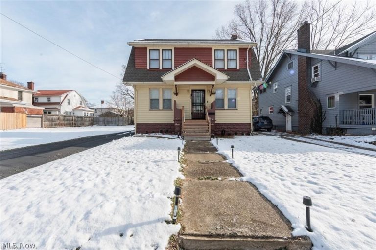 261 Madison Avenue, Akron, OH - Photo 2