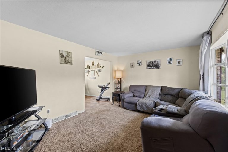 324 Thomas Street, Wintersville, OH - Photo 6