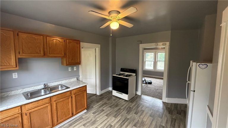 1187 Addison Road #4, Cleveland, OH - Photo 2