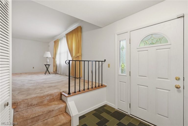 2445 Olentangy Drive, Akron, OH - Photo 4