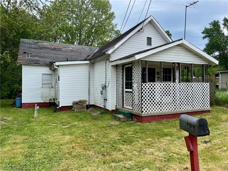 909 Lenore Street, Parkersburg, WV, 26101
