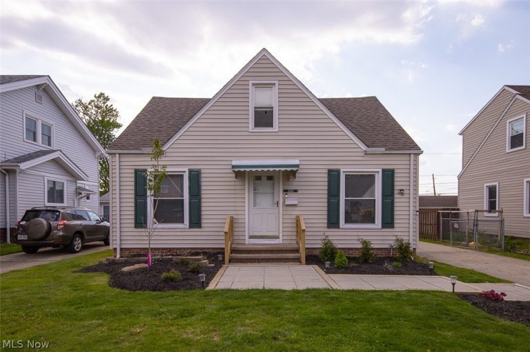 4360 Newberry Drive, Brooklyn, OH - Photo 2