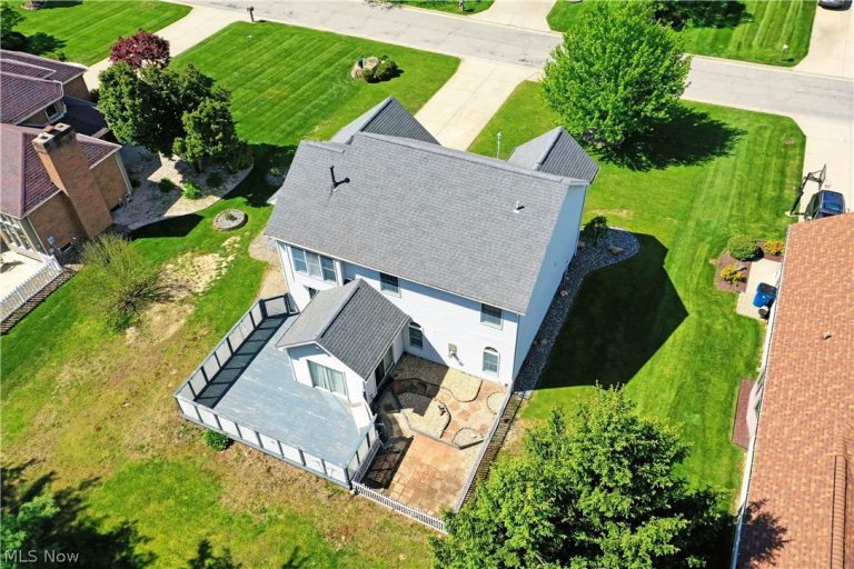 607 Chestnut Lane, Boardman, OH - Photo 6