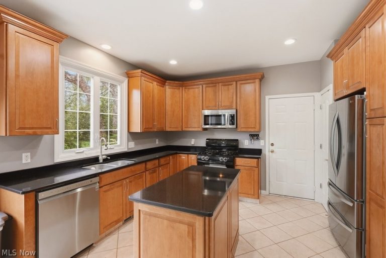 558 Alliance Drive, Northfield, OH - Photo 4