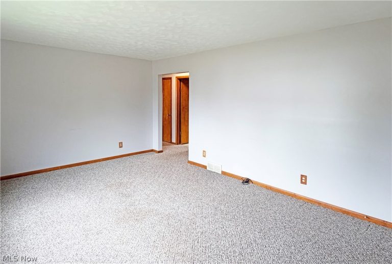502 Wise Avenue, North Canton, OH - Photo 5