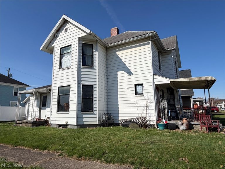 1033 Orchard Street, Coshocton, OH - Photo 2