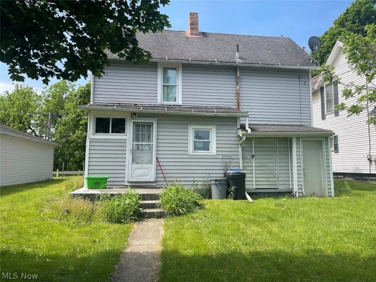 730 Otsego Avenue, Coshocton, OH - Photo 3
