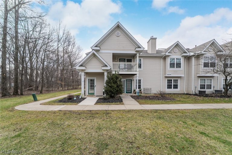 22586 Lenox Drive, Fairview Park, OH - Photo 2