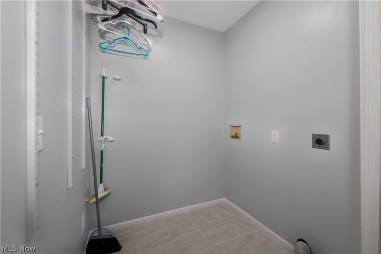 4920 Pond Drive, North Canton, OH - Photo 8