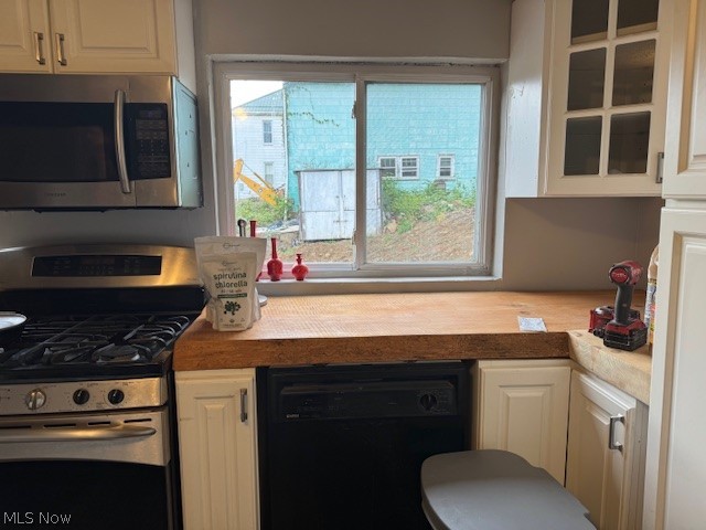 285 Bethany Pike, Wellsburg, WV - Photo 3