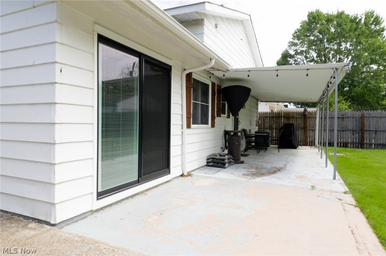 4202 Holl Avenue, Sheffield Lake, OH - Photo 3