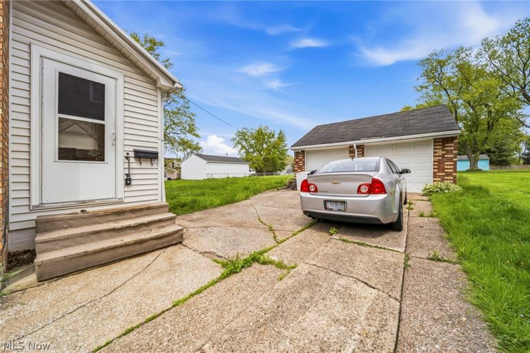 1728 Harbor Avenue, Ashtabula, OH - Photo 5