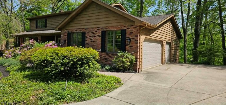 35970 Timber Ridge Lane, Willoughby, OH - Photo 4