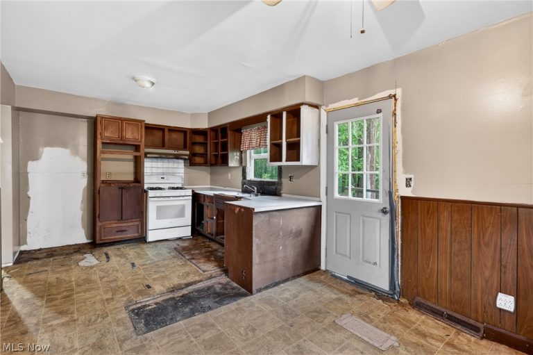 2964 Williamsburg Street, Warren, OH - Photo 3
