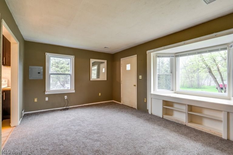 8764 Ravenna Road, Chardon, OH - Photo 5