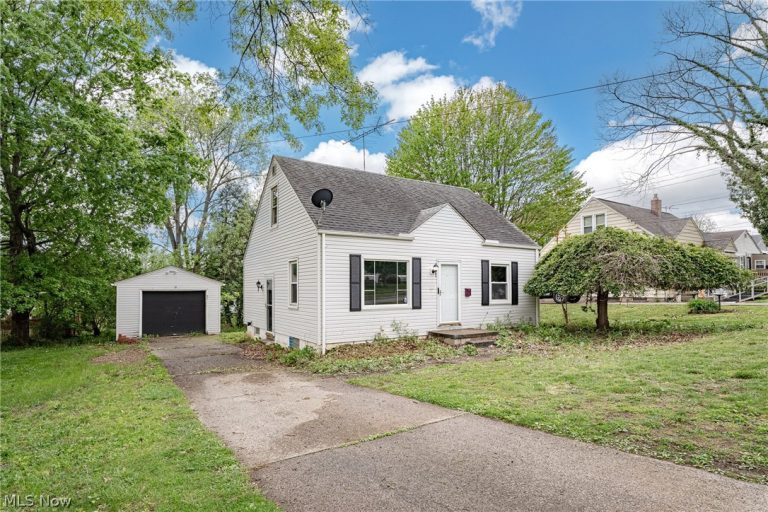 106 Dresden Avenue, Akron, OH - Photo 2