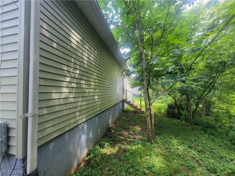 185 Belavista Drive, Marietta, OH - Photo 3