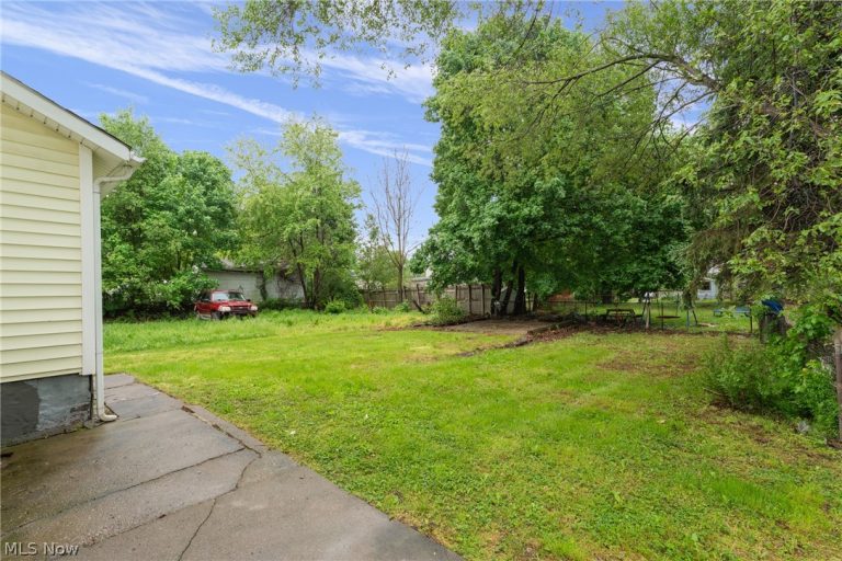 329 Girard Avenue, Canton, OH - Photo 6