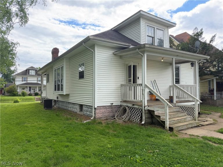 1317 16th Street, Parkersburg, WV - Photo 2