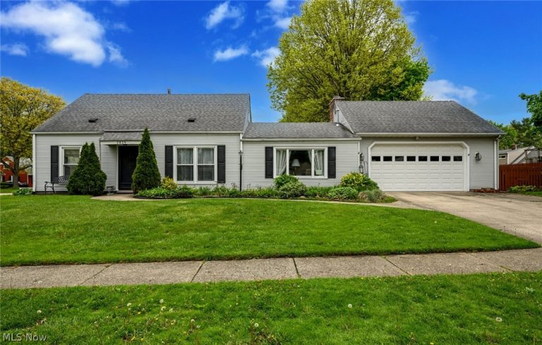 2839 Elmwood Street, Cuyahoga Falls, OH, 44221