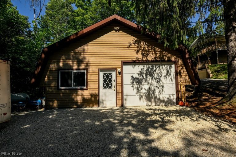 1720 Hinckley Hills Road, Hinckley, OH - Photo 8
