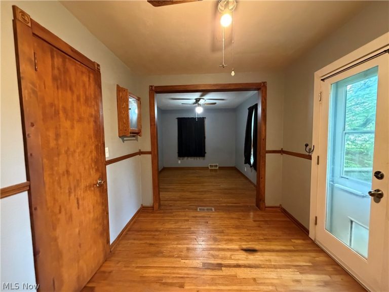 1564 Adelaide Avenue, Warren, OH - Photo 8