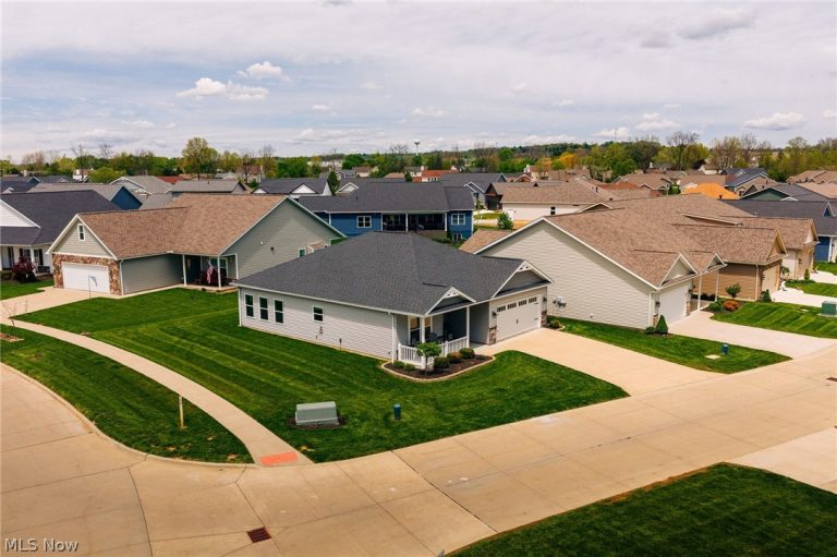 9280 Woodland Blue Drive, Seville, OH - Photo 3
