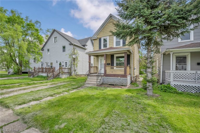 1023 Washington Avenue, Lorain, OH - Photo 3