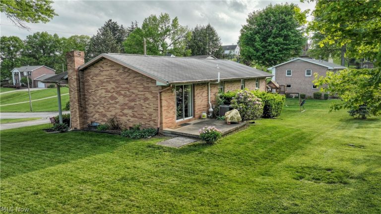 116 Carroll Drive, St Clairsville, OH - Photo 4