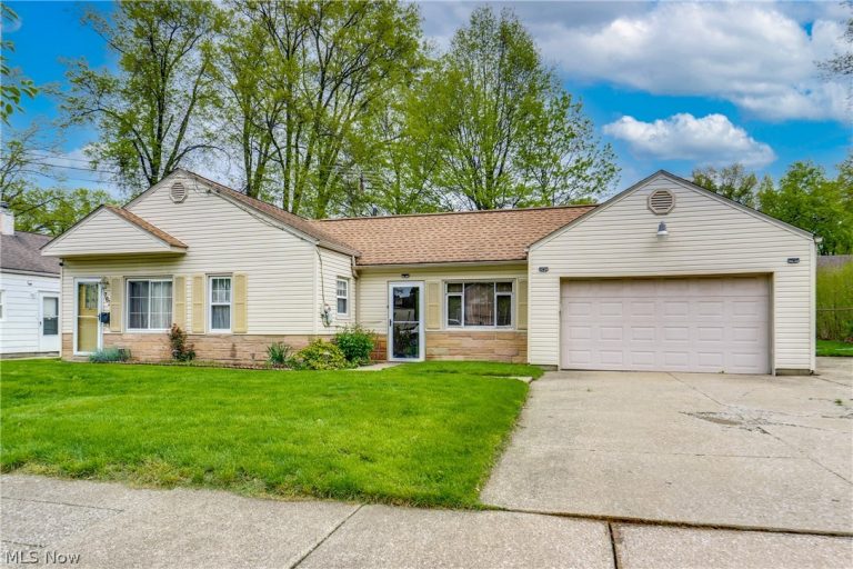 763 Lindsay Avenue, Akron, OH - Photo 2
