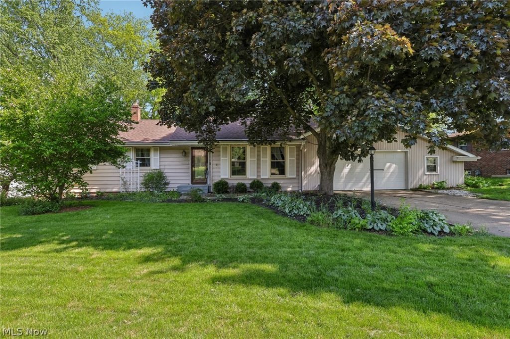 612 Forest Ridge Drive, Boardman, OH