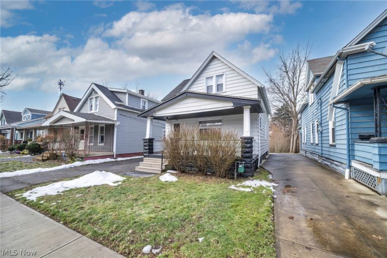3704 52nd Street, Cleveland, OH - Photo 3