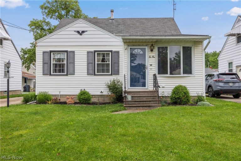 610 Princeton Avenue, Elyria, OH - Photo 2
