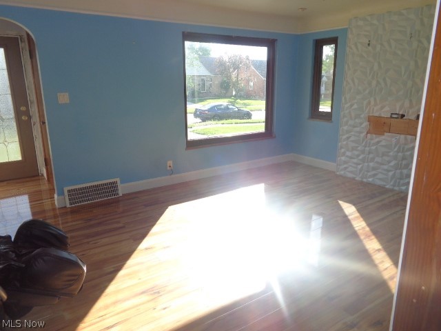9504 Eureka Parkway, Parma Heights, OH - Photo 5