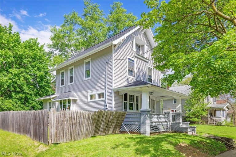 1390 Curtis Street, Akron, OH - Photo 2