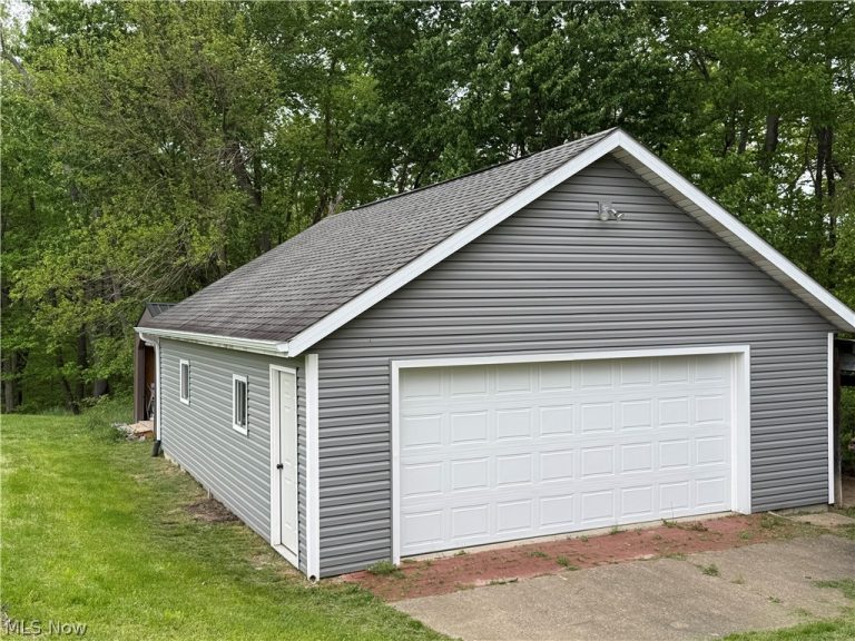 700 Swayne Street, Coshocton, OH - Photo 4