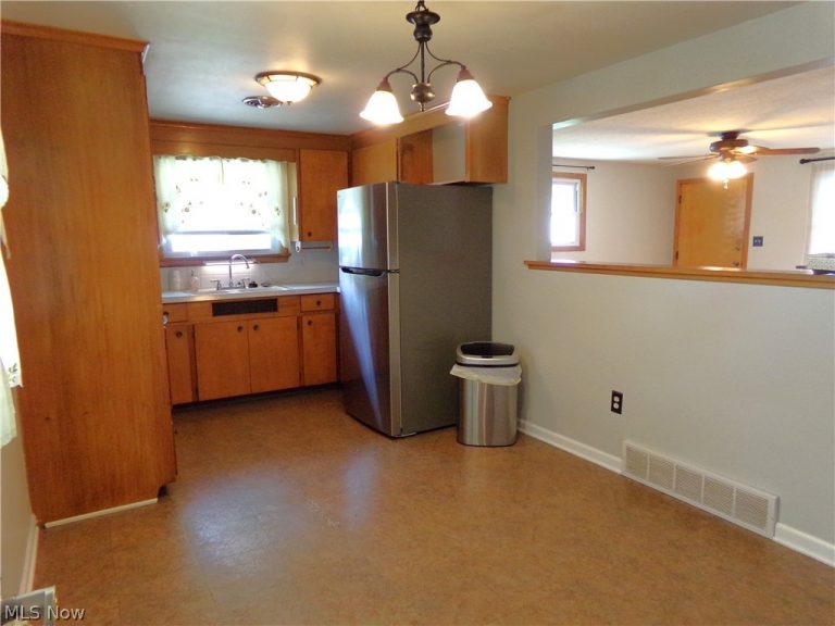 317 Wrexham Avenue, Massillon, OH - Photo 8