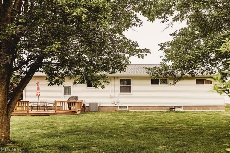 1337 Canoe Lane, Coshocton, OH - Photo 3