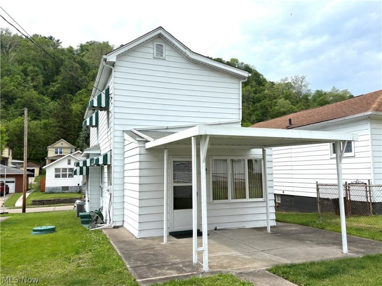 446 Sinclair Avenue, Yorkville, OH - Photo 5