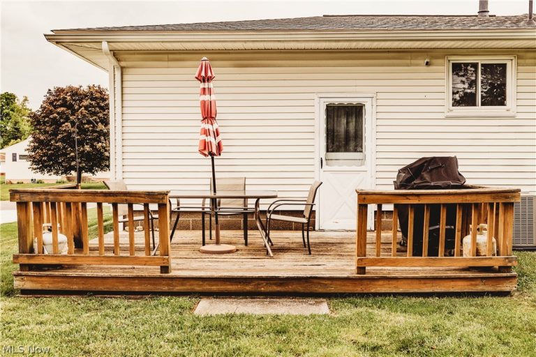 1337 Canoe Lane, Coshocton, OH - Photo 4