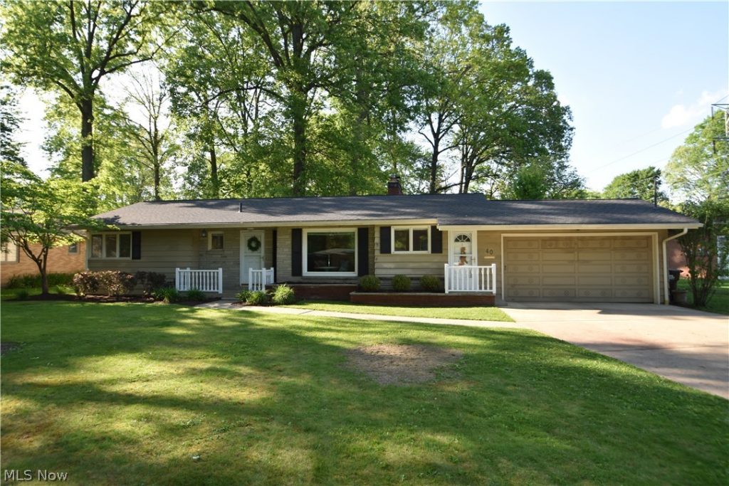 40 Gillian Lane, Boardman, OH