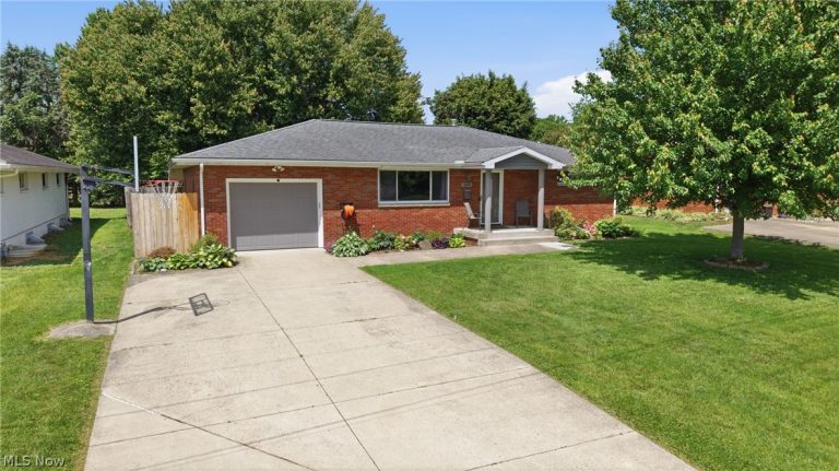 803 Westview Drive, Belpre, OH, 45714