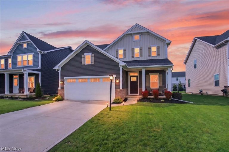36283 Lands End Drive, North Ridgeville, OH - Photo 2