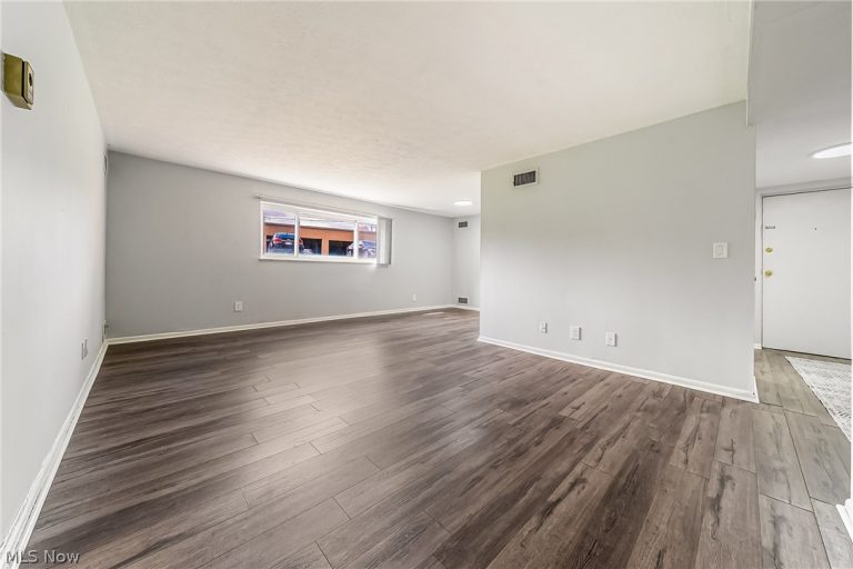 22011 River Oaks Drive #A3, Rocky River, OH - Photo 4
