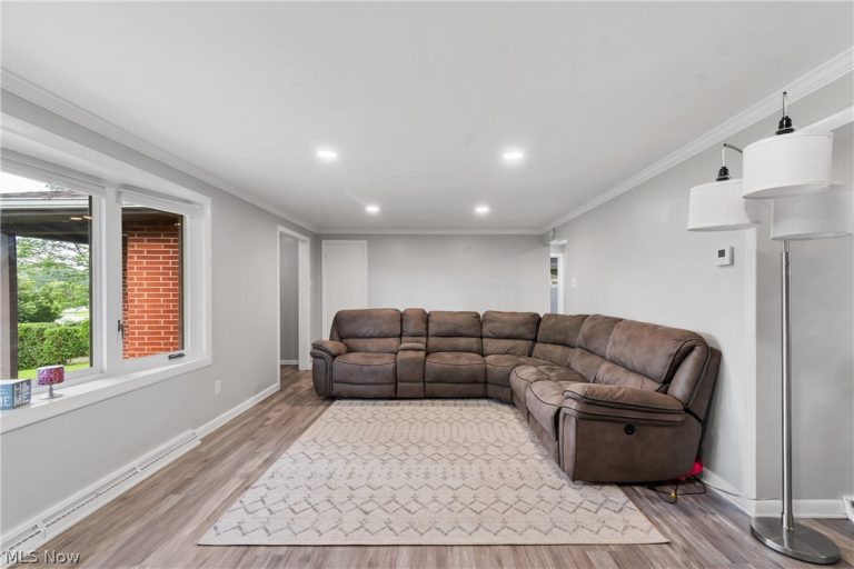 3233 Greenpark Street, Massillon, OH - Photo 4
